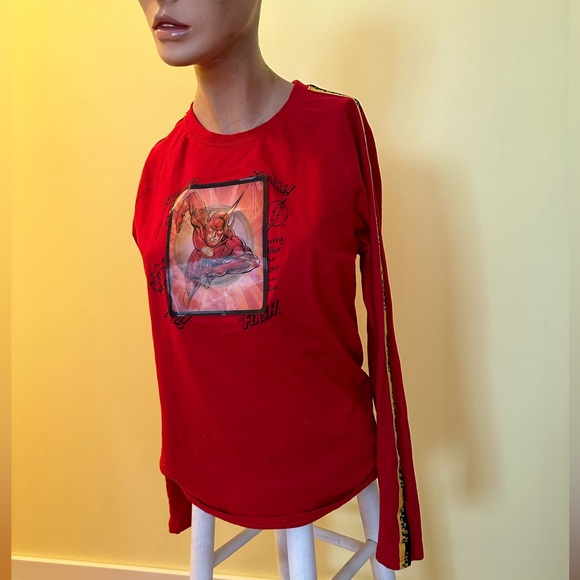 “The Flash” 3D Lenticular Changing Image Long Sleeve Red T-Shirt ~ Small Adult - Picture 7 of 17